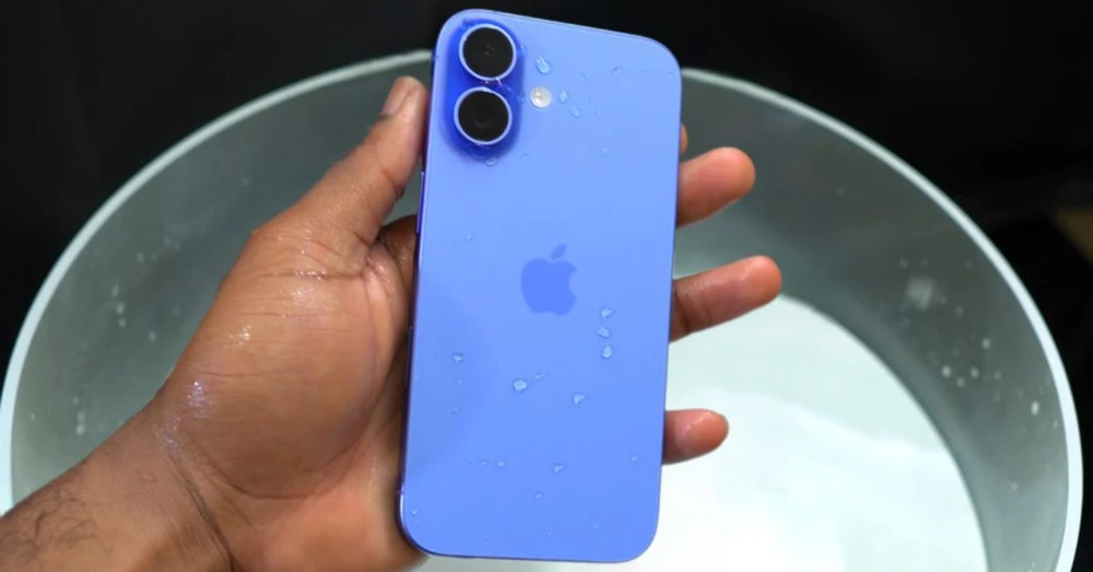 iPhone 16 có chống nước không? Dòng iPhone 16 nào chống nước tốt nhất?
