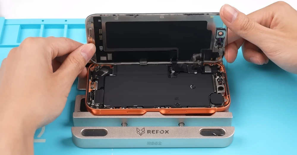 Tháo rời iPhone 17 Pro: Dễ sửa chữa và cảm biến camera lớn hơn