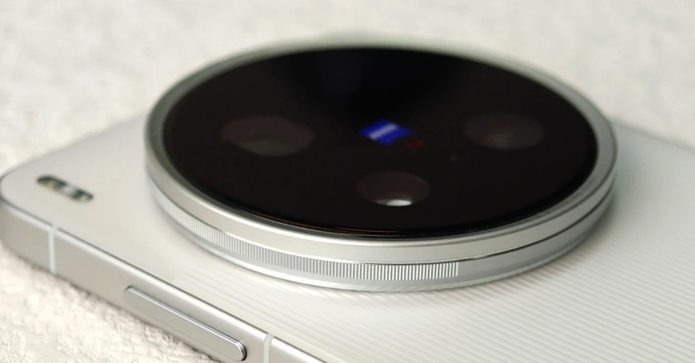 Vivo X300 Ultra có thể được trang bị cảm biến camera của Sony Xperia 1