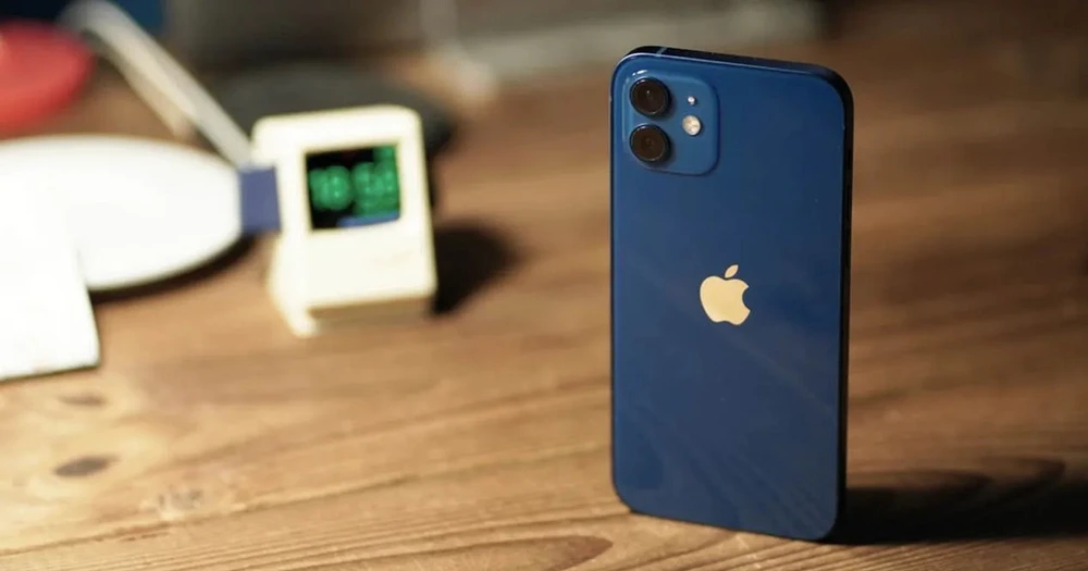 iPhone 12 có chống nước không? Cách xử lý khi iPhone 12 bị vô nước