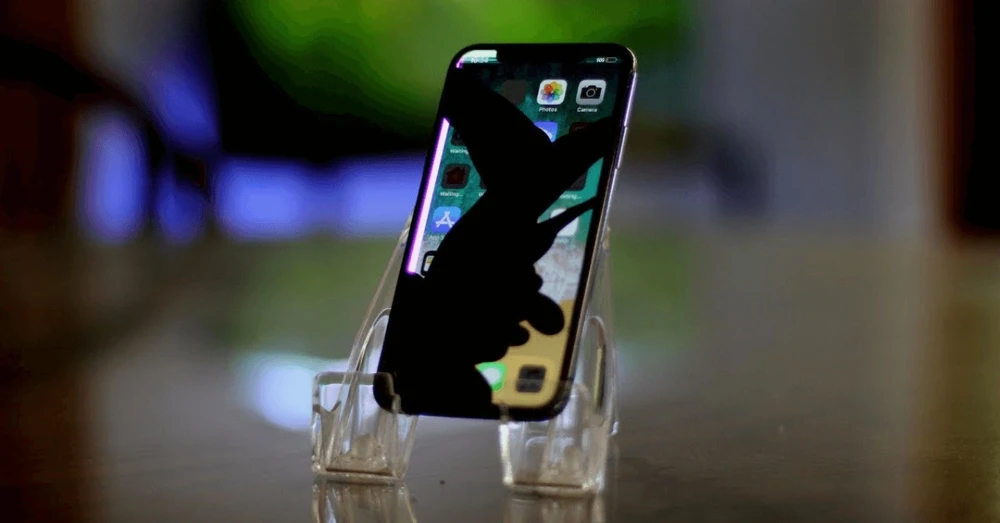 Màn hình iPhone bị chảy mực: Nguyên nhân và cách khắc phục