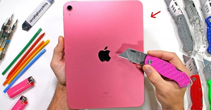 Đánh giá độ bền iPad Gen 10: Màn hình dễ dàng bị bẻ cong, người dùng lo lắng về chất lượng