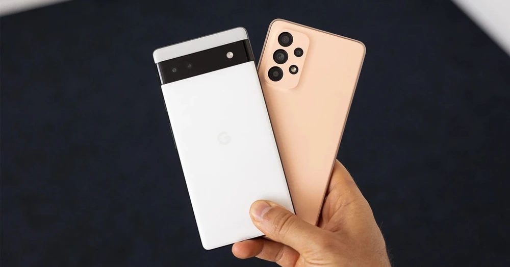 Galaxy A53 vs Google Pixel 6a: Cuộc đụng độ trong phân khúc tầm trung