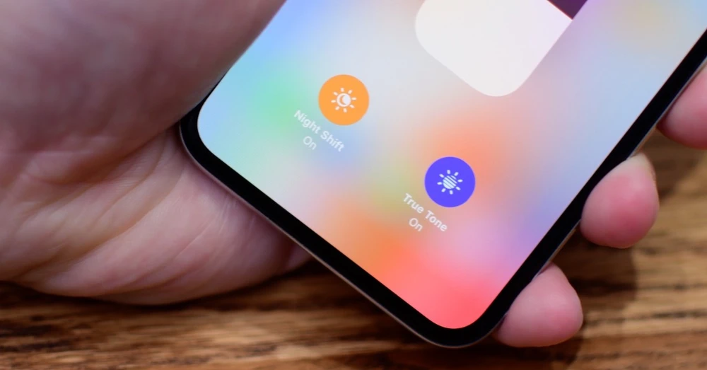 Công nghệ True Tone là gì? Có nên sử dụng True Tone trên iPhone không?