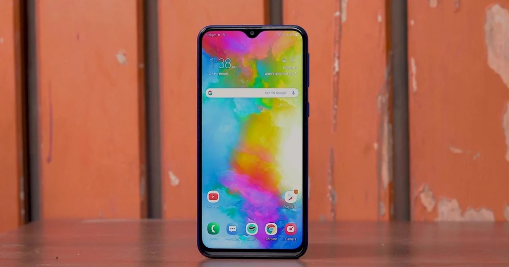 So sánh Galaxy A20 và M20: Con bài nào của Samsung sẽ có tác dụng
