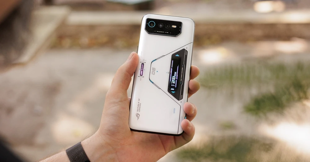 Có nên mua điện thoại gaming chuyên dụng hay không?