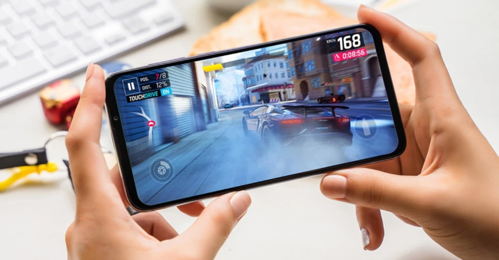Giải đáp thắc mắc: Chơi game online trên điện thoại có tốn data không?
