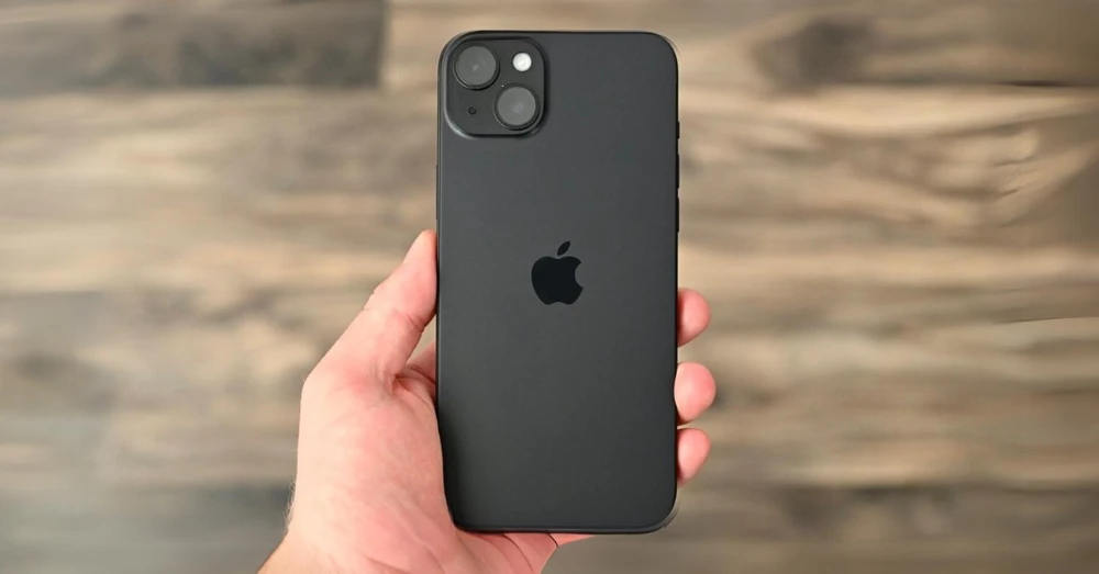 Trên tay iPhone 15 Plus: Màn hình Dynamic Island, Camera 48MP cùng nhiều nâng cấp khác