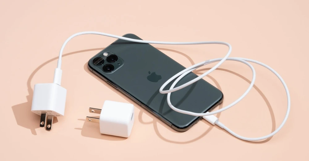 7 cách kiểm tra củ sạc iPhone 20W chính hãng, nhanh chóng