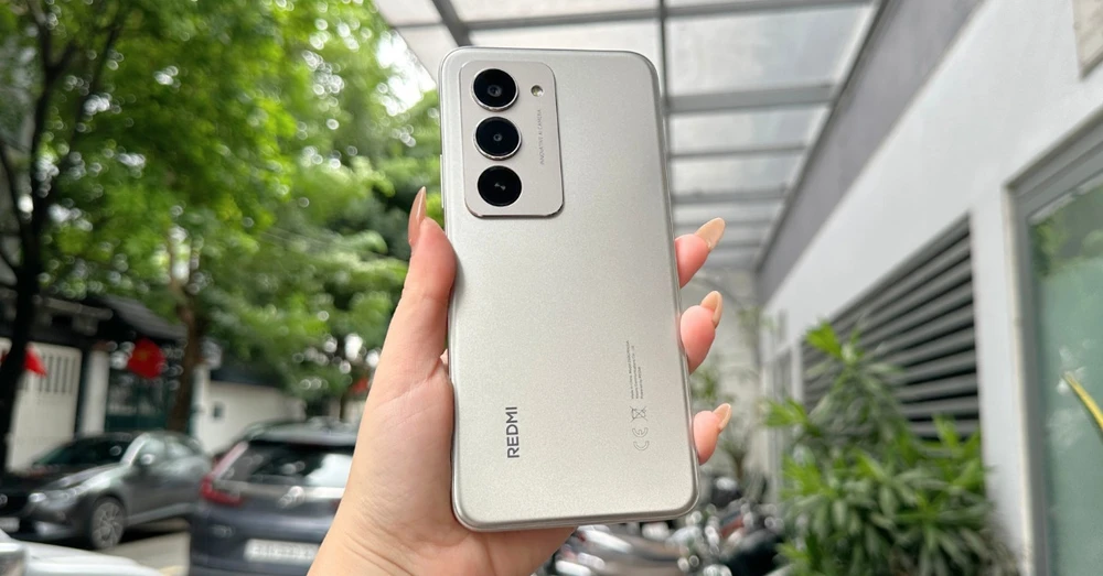 Đánh giá Redmi 15 4G chi tiết: Có gì hấp dẫn ngoài viên pin 7.000mAh?