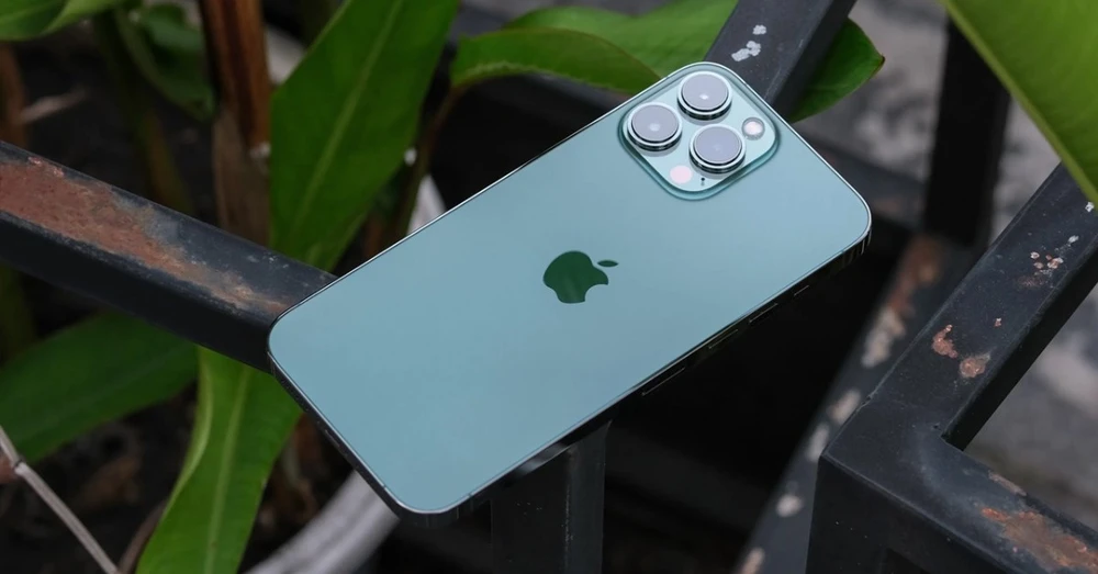 iPhone trôi bảo hành là gì? Chất lượng thế nào? Có nên mua hay không?