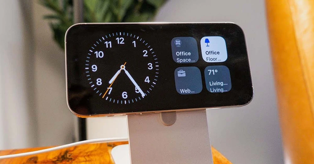 Cách tùy chỉnh tính năng StandBy trên iOS 17: Sáng tạo hơn nữa với iPhone