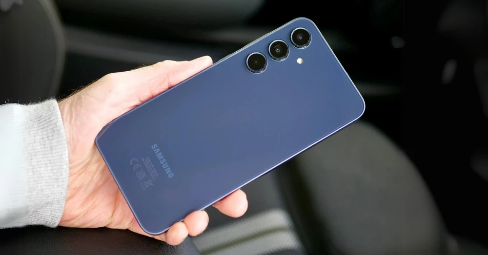 Galaxy A35 giá bao nhiêu, có nên mua sử dụng lâu dài?