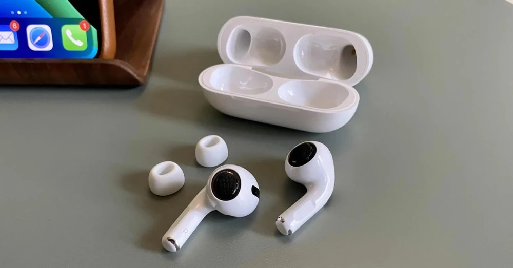 Tổng hợp cách vệ sinh AirPods đúng cách cho tất cả phiên bản