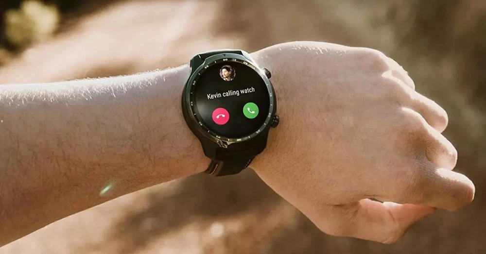 Smartwatch tích hợp máy chiếu: Một sáng chế mang tính cách mạng trong tương lai.