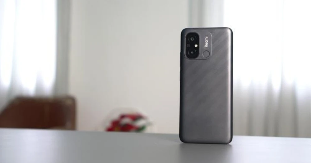 Gợi ý 7 mẫu điện thoại 128GB giá dưới 3 triệu đồng, đáng để xuống tiền