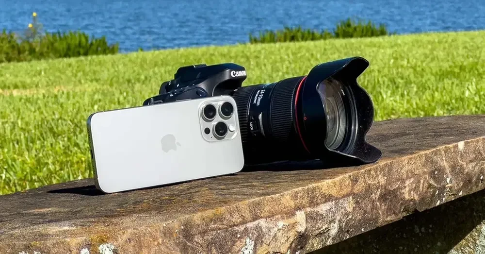So sánh camera iPhone 15 Pro Max và máy ảnh DSLR chuyên nghiệp