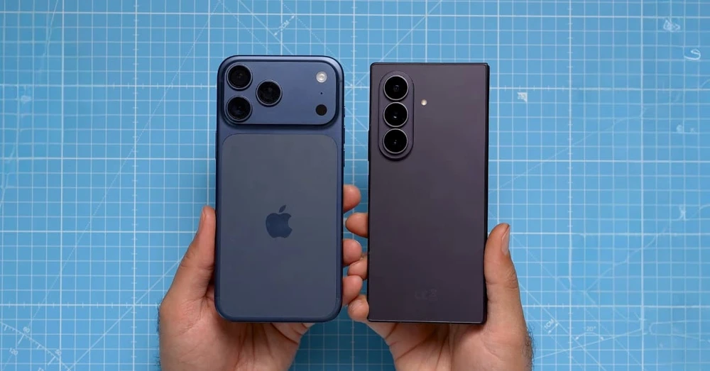 So sánh Samsung Galaxy Z Fold8 Ultra vs iPhone 17 Pro Max: Mẫu máy nào "khủng" hơn?