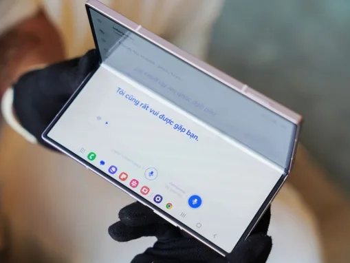 Tính năng dịch thuật trên Galaxy Z Fold 6