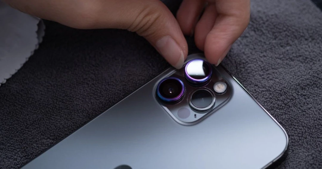 Có nên dán cường lực camera iPhone hay không? Ưu nhược điểm