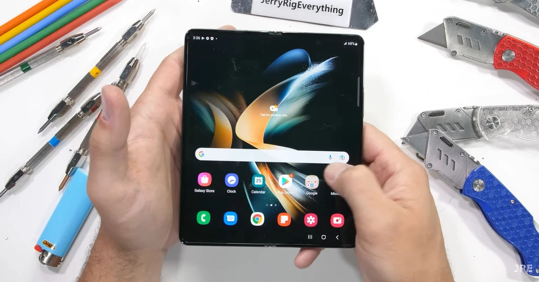 Độ bền Galaxy Z Fold 4 tốt hơn bạn nghĩ, thậm chí sống sót qua thử nghiệm uốn cong