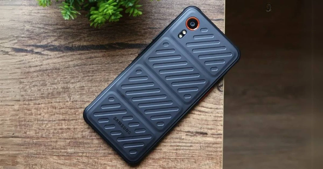Điện thoại có thể thay thế pin mới của Samsung bị rò rỉ thông qua mã nguồn