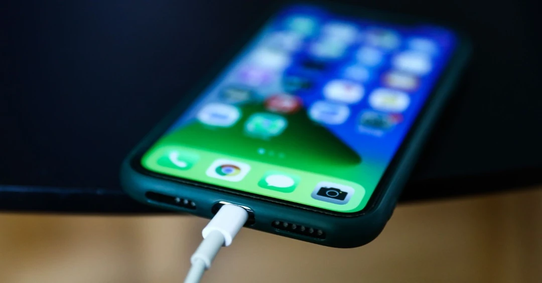 Lý do Apple và Samsung không hỗ trợ sạc nhanh hơn các nhà sản xuất khác