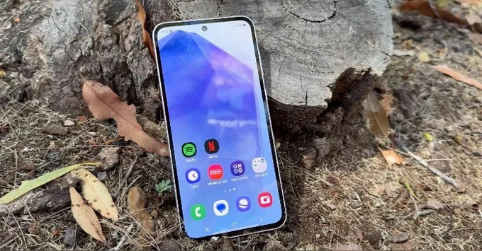 Galaxy A55 là điện thoại Samsung đầu tiên hỗ trợ cập nhật liền mạch
