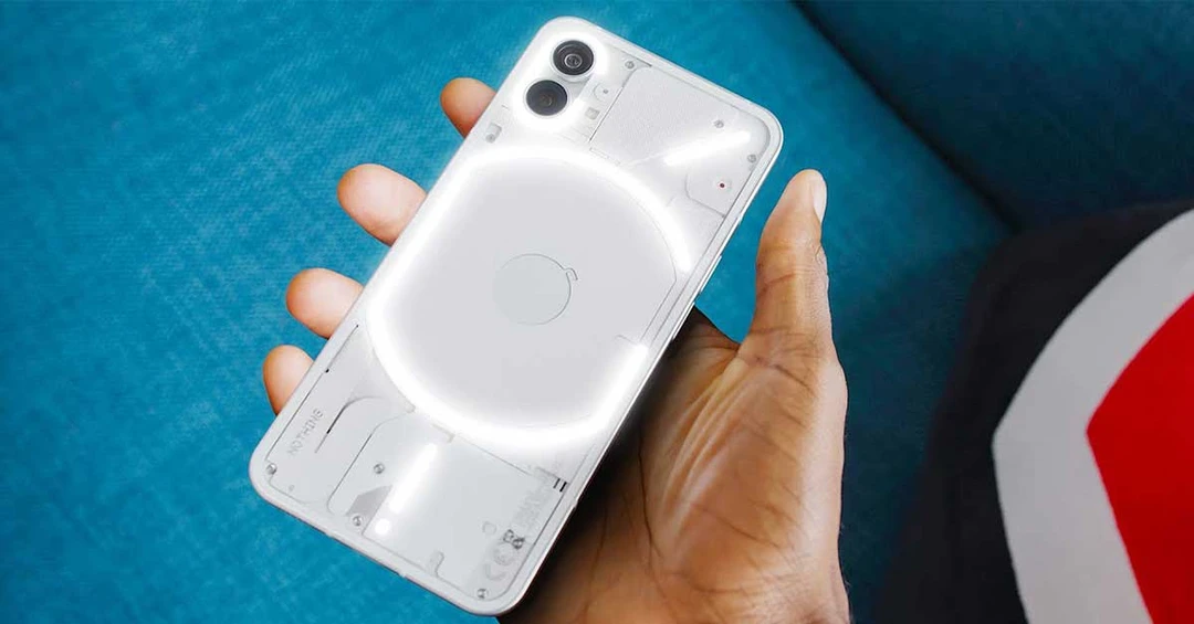 Trên tay Nothing Phone (1): iPhone chạy hệ điều hành Android