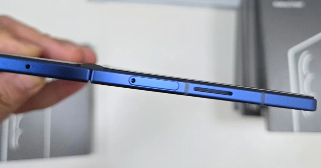 Galaxy Z Fold 7 lộ ảnh thực tế: Thiết kế siêu mỏng cực ấn tượng!
