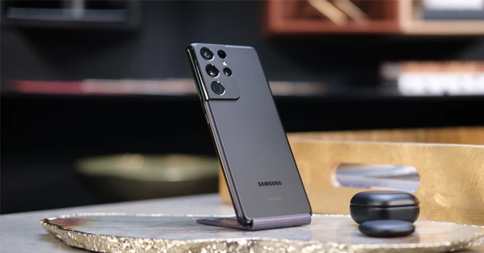 Trên tay Galaxy S21 Ultra 5G: Đột phá về thiết kế, hỗ trợ bút S-Pen và nhiều nâng cấp sáng giá