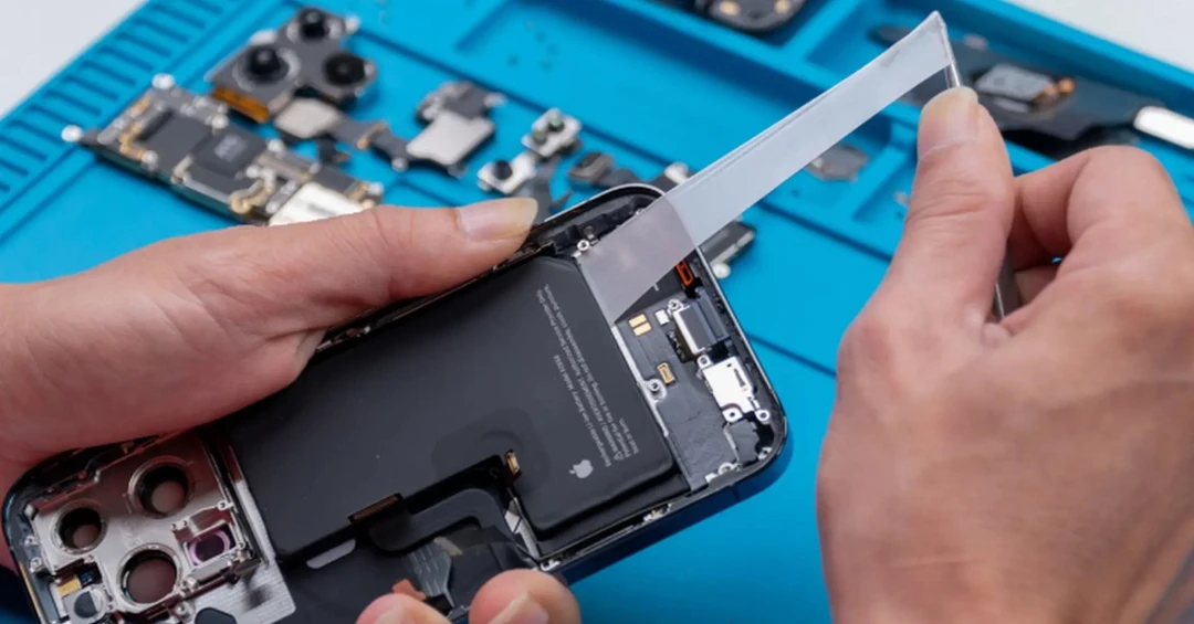 Thay pin iPhone lấy liền ở đâu giá tốt, uy tín?