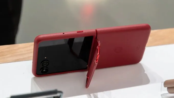 Camera Motorola Razr Ultra 2025 