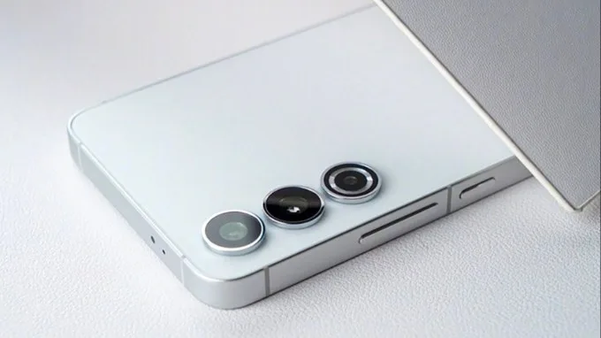 Galaxy S24 có vẻ ngoài vuông và phẳng hơn so với Galaxy S23 và S22