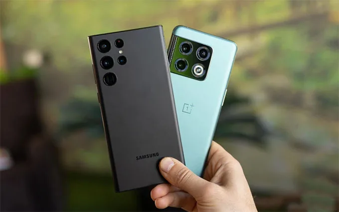 Galaxy S22 Ultra và OnePlus 10 Pro đều mang đến ngoại hình sang trọng