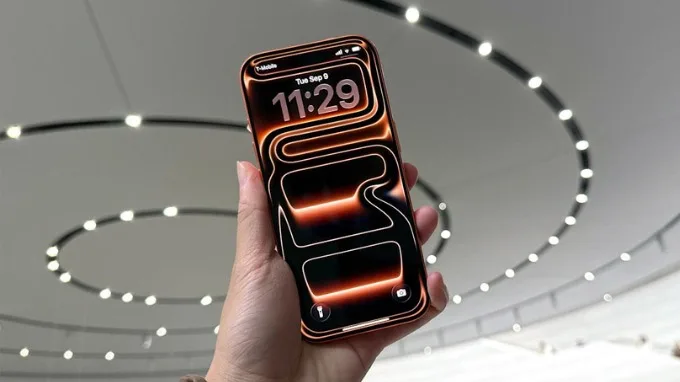 man-hinh-17-pro-max-xtmobile