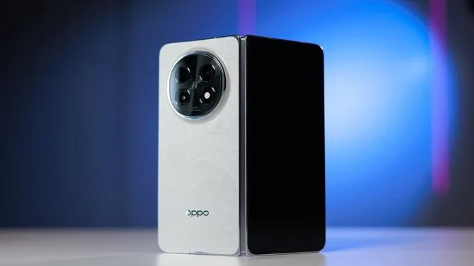 Thiết kế cụm camera trên Oppo Find N5