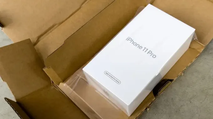 Có nên mua iPhone tân trang hay không?