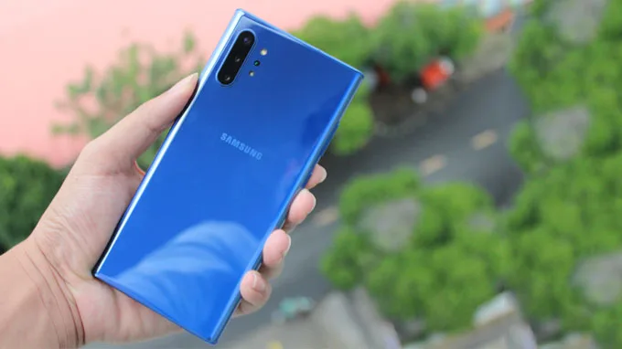 Galaxy Note 10 đã có những cạnh cong sexy