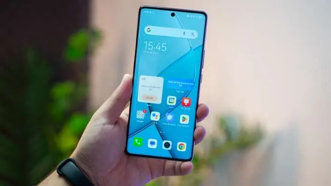 Nên mua điện thoại màn hình cong hay phẳng