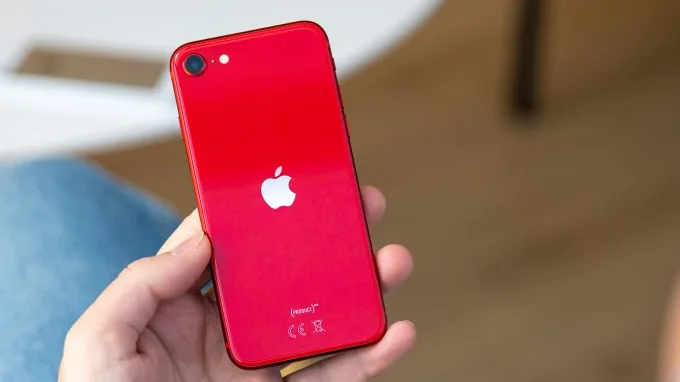 camera iPhone SE cũng được trang bị 1 cảm biến với độ phân giải 12MP
