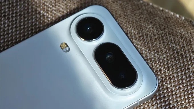 Honor Magic 8 Pro Air trang bị hệ thống camera sau đa ống kính