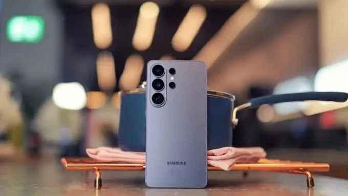 Galaxy S26 Ultra màu Bạc Shadow
