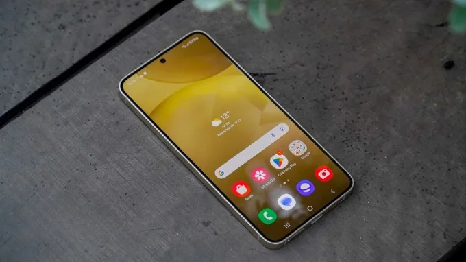Chất lượng hiển thị sống động trên Samsung S24