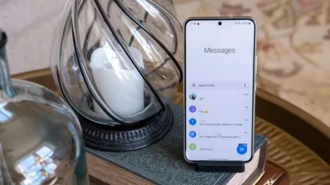 Thiếu tính năng trong Google Messages là lỗi thường gặp trên Samsung Galaxy S22, ảnh hưởng trực tiếp đến trải nghiệm nhắn tin và chia sẻ nội dung