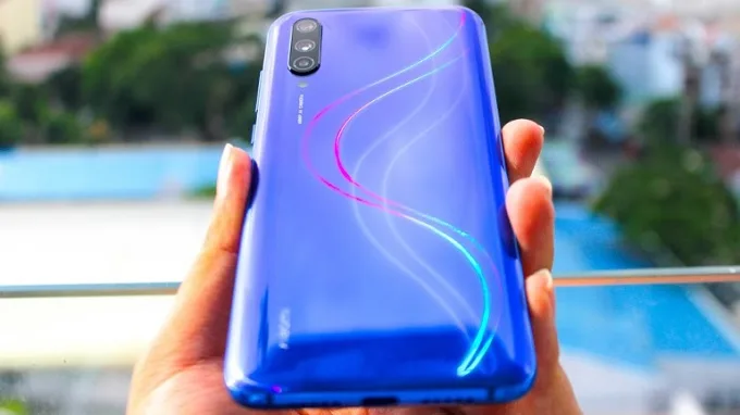 Thiết kế Mi CC9 khá trẻ trung và độc đáo