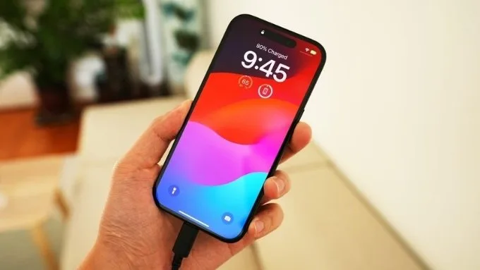 Kiểm tra lại cổng sạc và dây cáp
