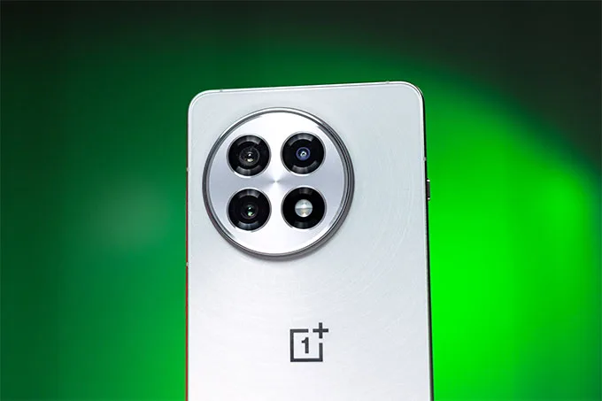 OnePlus 13R được trang bị 4 camera