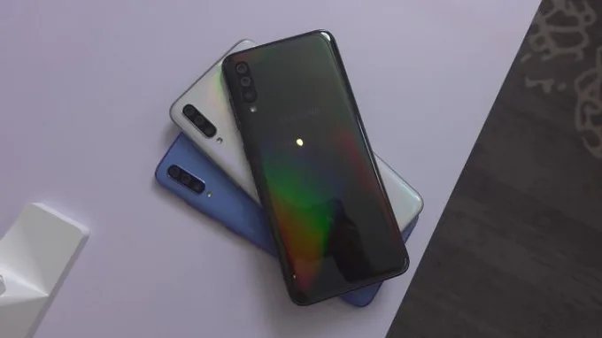 Galaxy A70 khá giống Galaxy A50