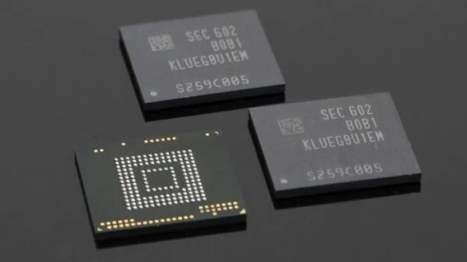 RAM (tên viết tắt của cụm từ Random Access Memory)